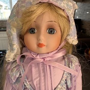 Brinn's 1986 Collector's Musical Edition Heritage Porcelain Doll